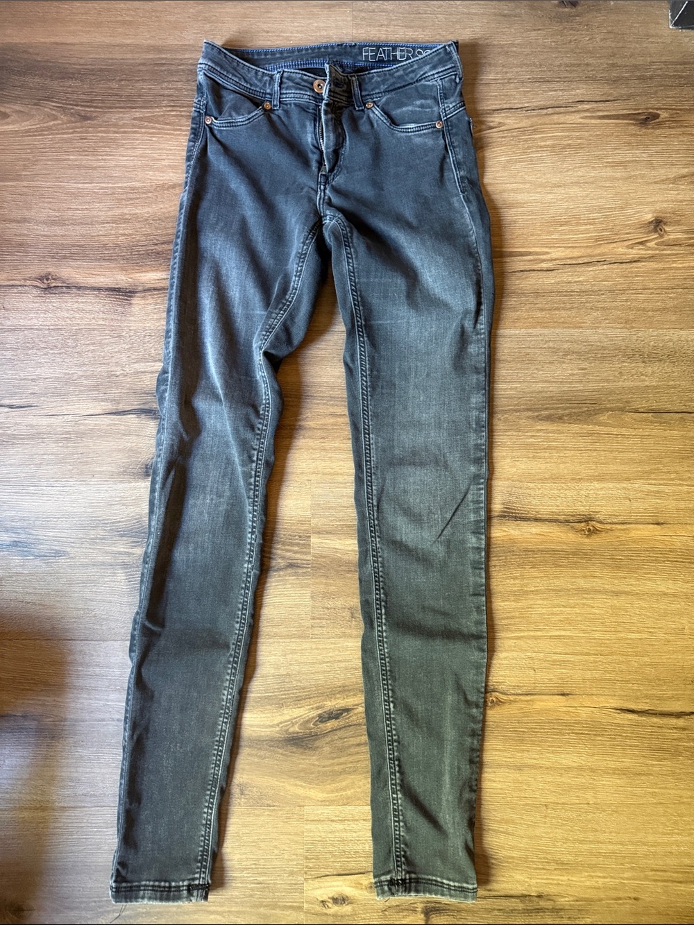 H&M Feather Soft Jeggings - Charcoal Black